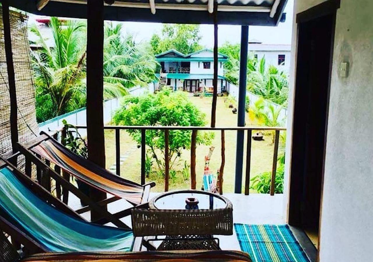 Blue Skies Guest House And Restaurant Tangalle Esterno foto
